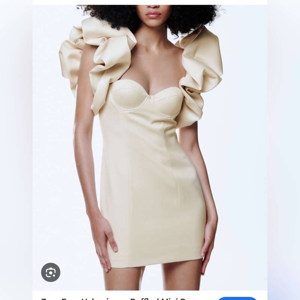 NWT Bloggers Fav Zara Ecru voluminous ruffled mini dress